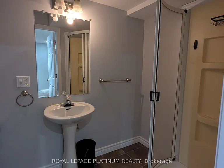 669 Zermatt Dr — Photo 13