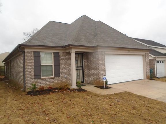 2nd image of 5725 Sycamore Woods Dr