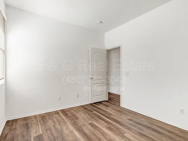 17228 W Elm St — Photo 19