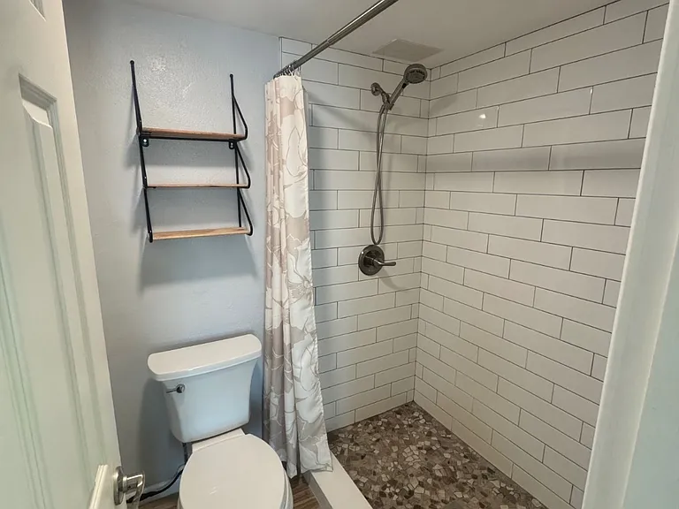 3607 Edgewater Dr — Photo 12