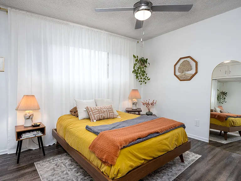 Kingsley Apartments — Photo 32