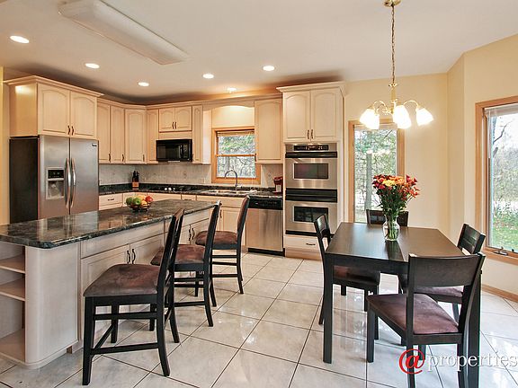Kitchen / Breakfast Room