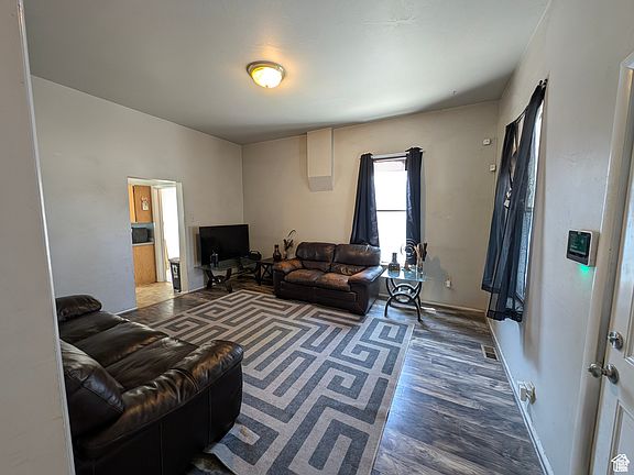 2nd image of 459 S Goshen St