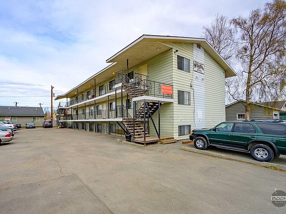 5th image of 3741 Richmond Ave