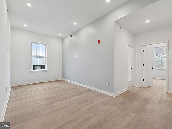 2nd image of 1500 Frankford Ave #302
