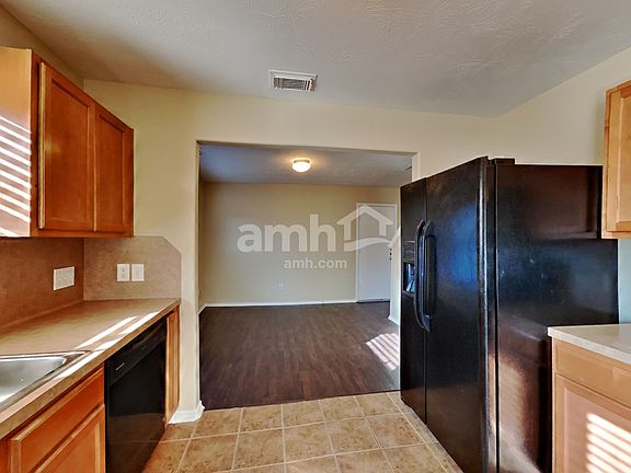 3rd image of 4418 Sprangletop Ave