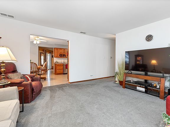 3rd image of 12954 Crescent Ct