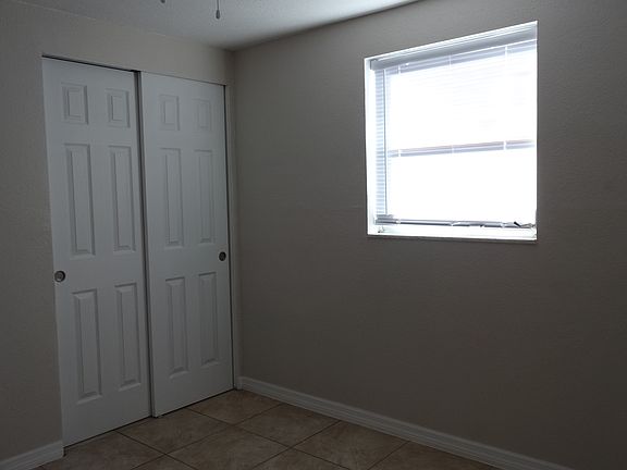Rear bed closet