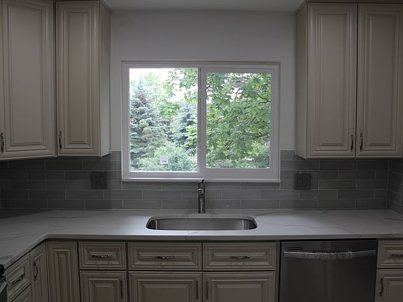 4th image of 1705 Huntingwood Ln APT D