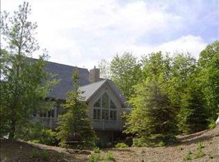 311 Country Knolls Dr, Harbor Springs, MI 49740