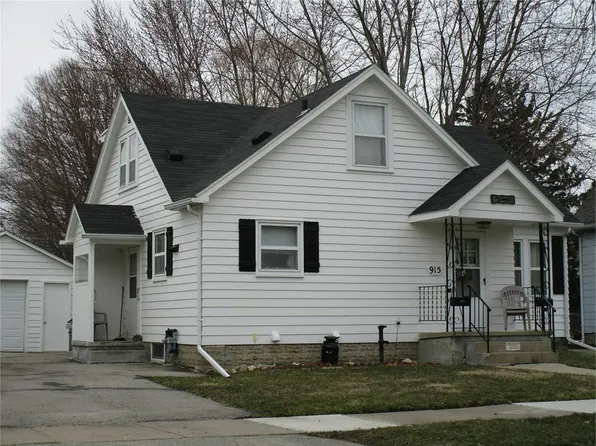 915 Bertch Ave, Waterloo, IA 50702