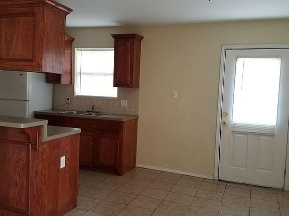 2nd image of 717 Jade St #B