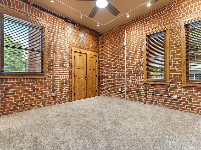 1128 N Grant St #101 — Photo 14
