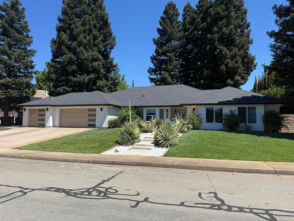 2nd image of 755 Sunriver Ln