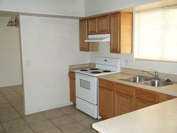 4th image of 205 N PALM Court