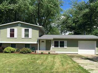 3242 N Stoneycrest Rd, Bloomington, IN 47404