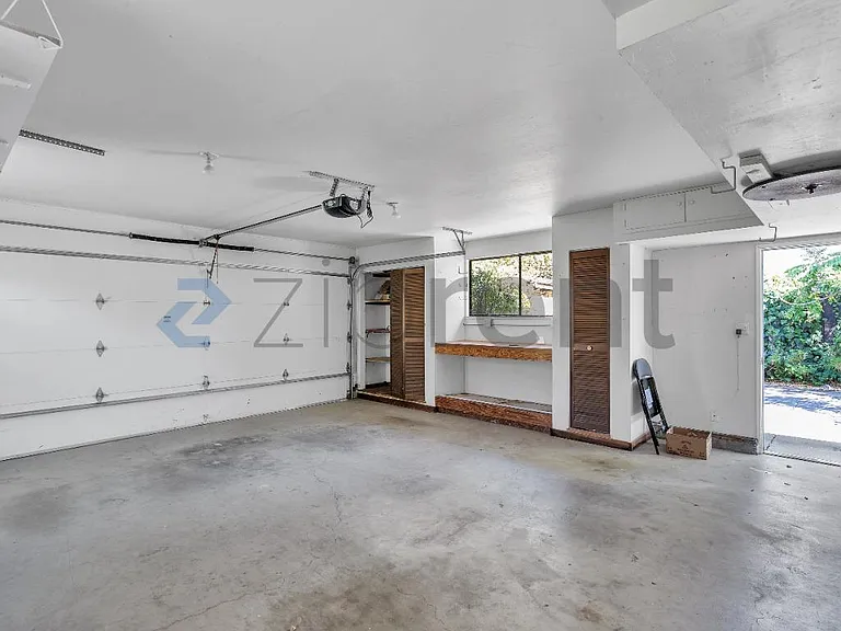 617 Hove Ct — Photo 49