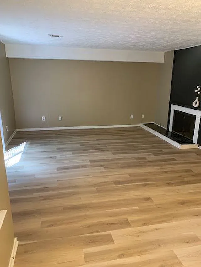 2 bed, 1.5 bath, 1220 sqft, $1,500 — Photo 4