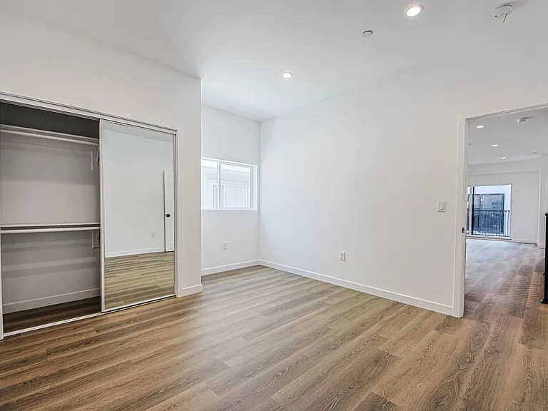 5233 Satsuma Ave — Photo 35