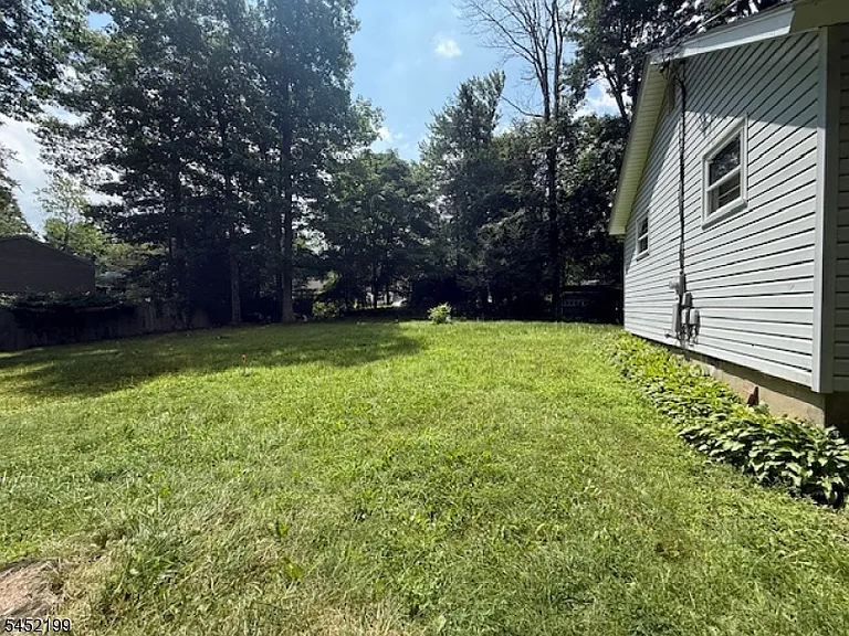 103 Edgewood Ln — Photo 3