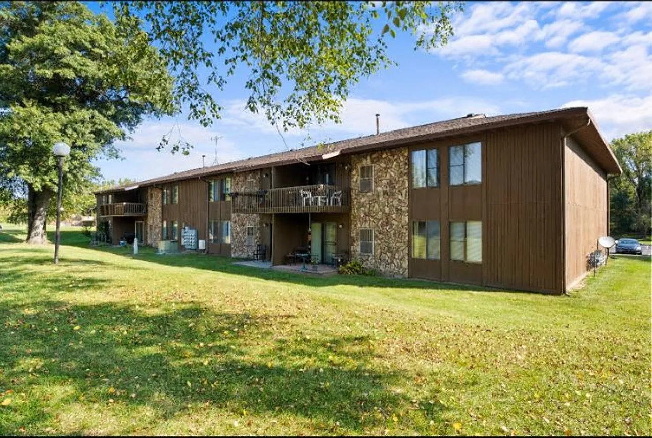 Swanson Court Apartments — Photo 1