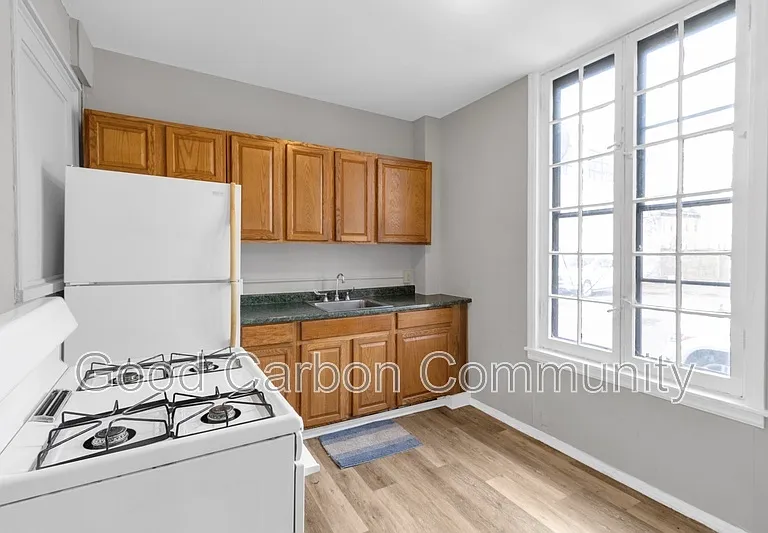 328 Elmwood Ave #6 — Photo 9