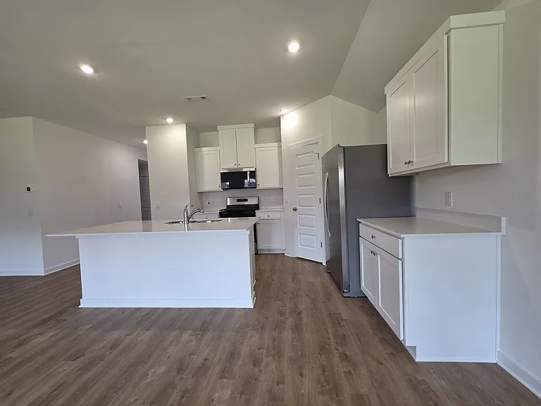 579 Colorado St — Photo 2