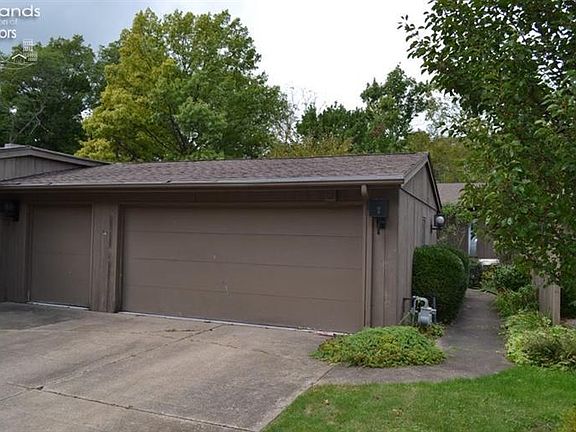 2nd image of 3911 Hilltop Dr