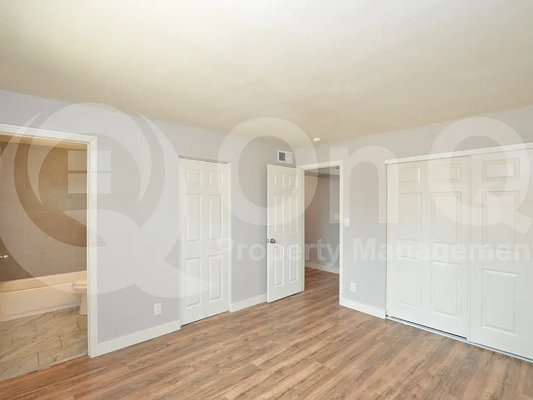 6040 N 21st Ave #5 — Photo 8