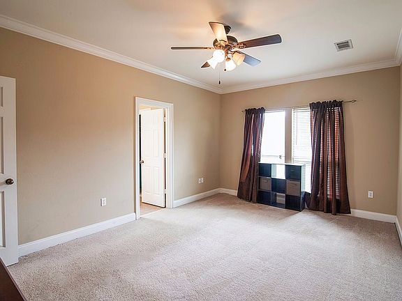 4th image of 10061 Angela Dr