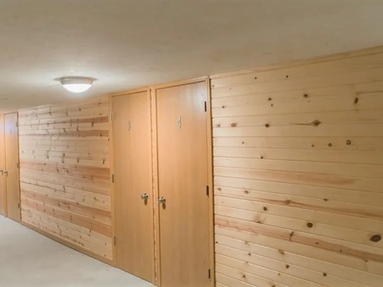Roland Lane Apartments — Photo 32