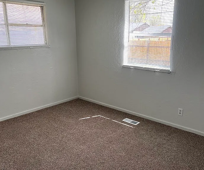 944 Poulson St — Photo 14