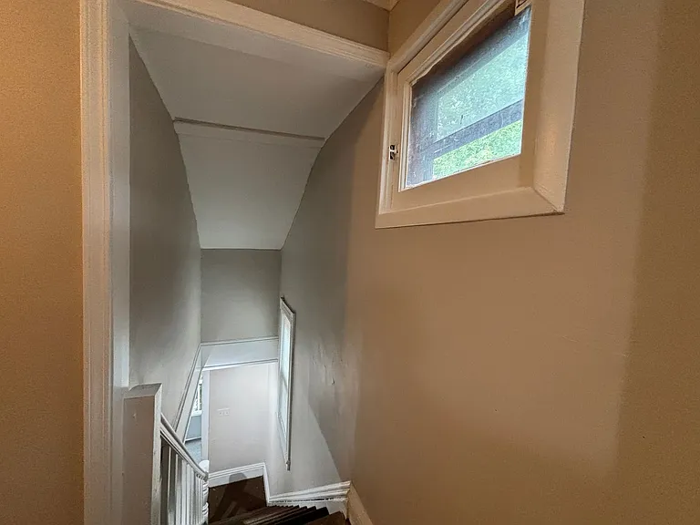 16 Asbury St — Photo 21