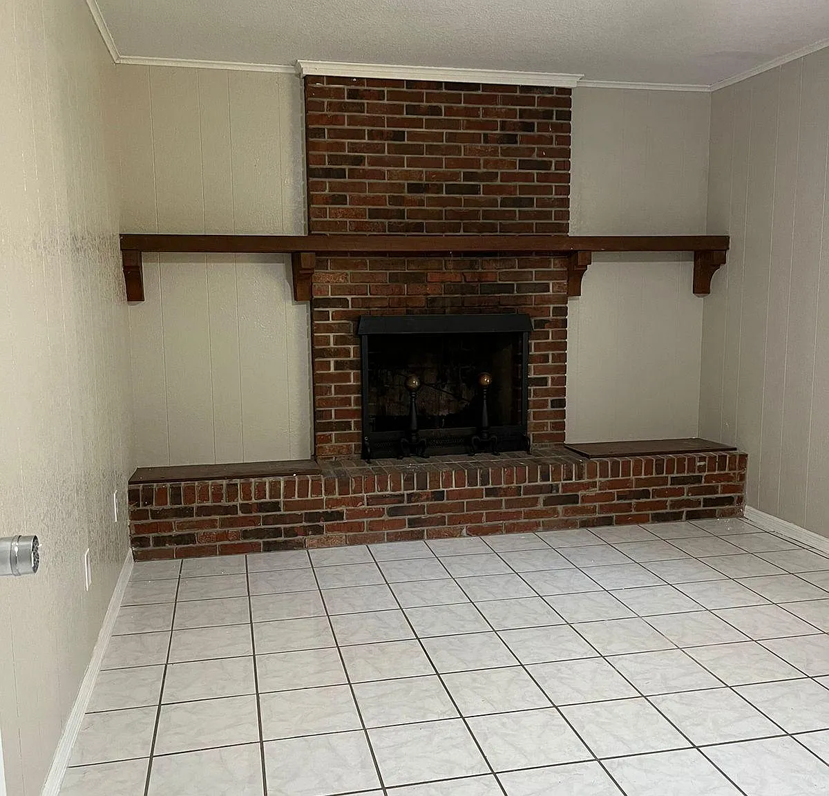 4 bed, 2058 sqft, $660 — Photo 3