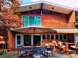 2100 Donna Dr, Vestal, NY 13850