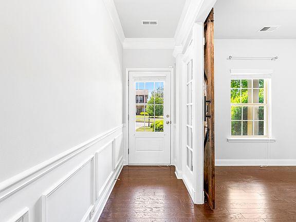 4th image of 6145 Oriole Ln