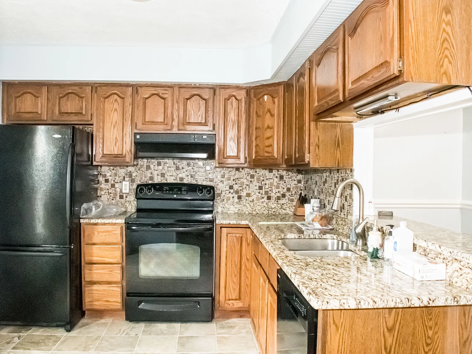 3 bed, 2.5 bath, 1188 sqft, $2,500 — Photo 3