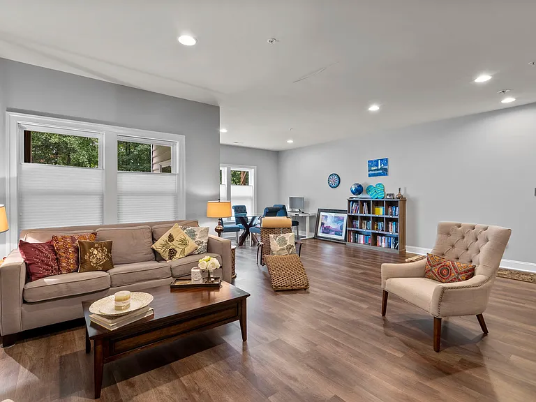 11826 Mango Ln — Photo 35