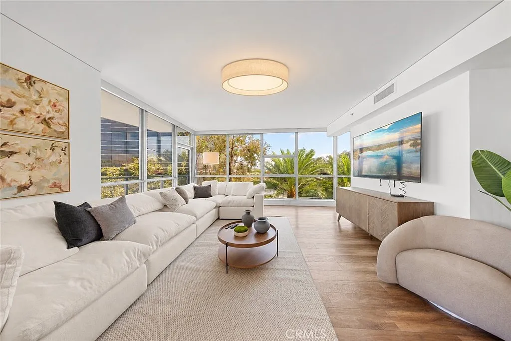 2 bed, 1472 sqft, $7,000 — Photo 3