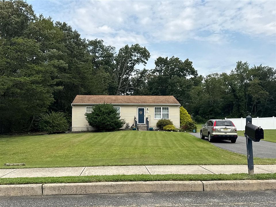 1st image of 5 Rogers Dr