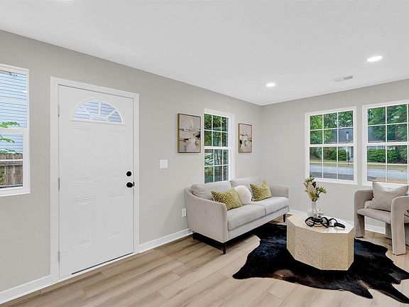 5th image of 1037 Naples Ave