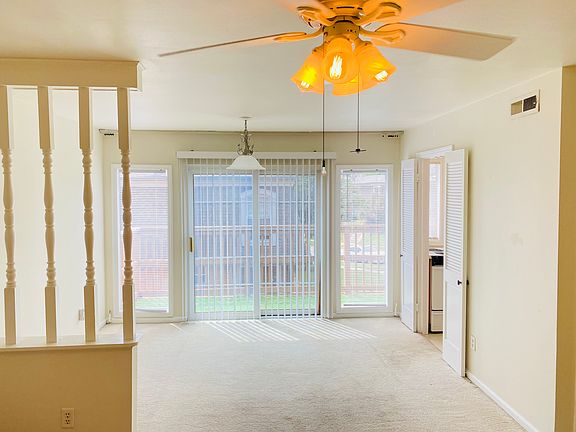 3rd image of 4298 Chateau De Ville Dr APT G