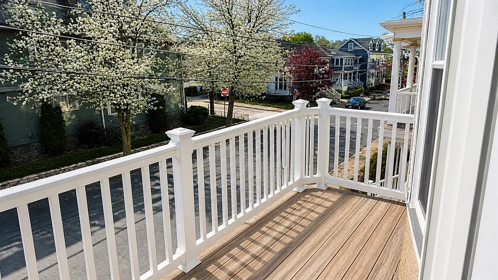 3 bed, 1.0 bath, 1250 sqft, $3,700 — Photo 4