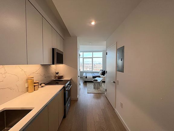 3rd image of 88 Linden Blvd #4M