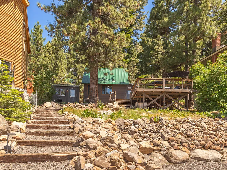 12948 Sierra Dr E — Photo 16
