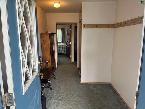 3rd image of 494 Carlton Dr