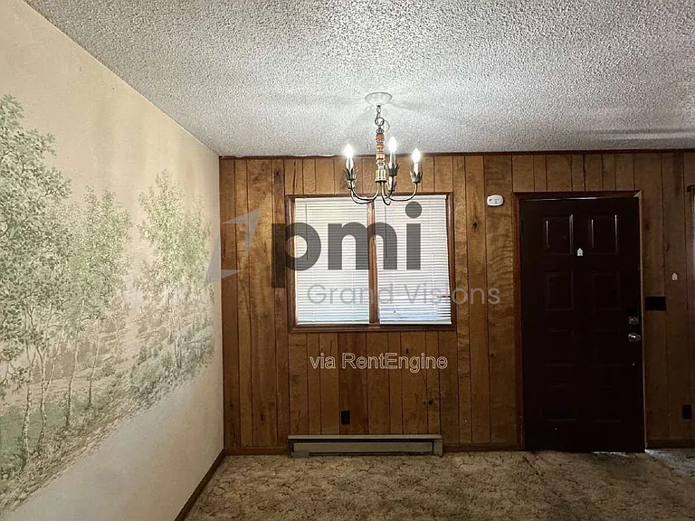 955 4th St #6 — Photo 12