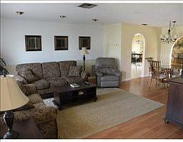 2nd image of 529 Wayfarer Dr