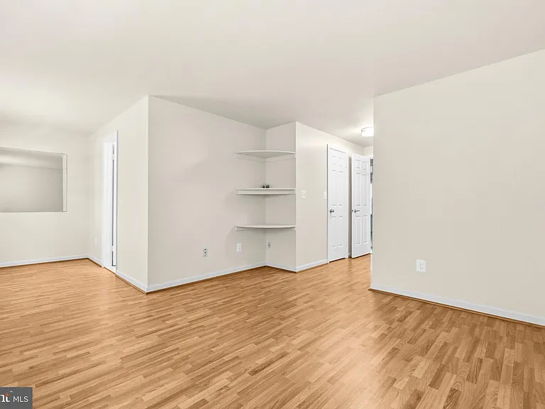 8931 Park Forest Dr — Photo 19