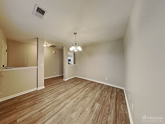 2nd image of 2905 Quail Oaks Dr
